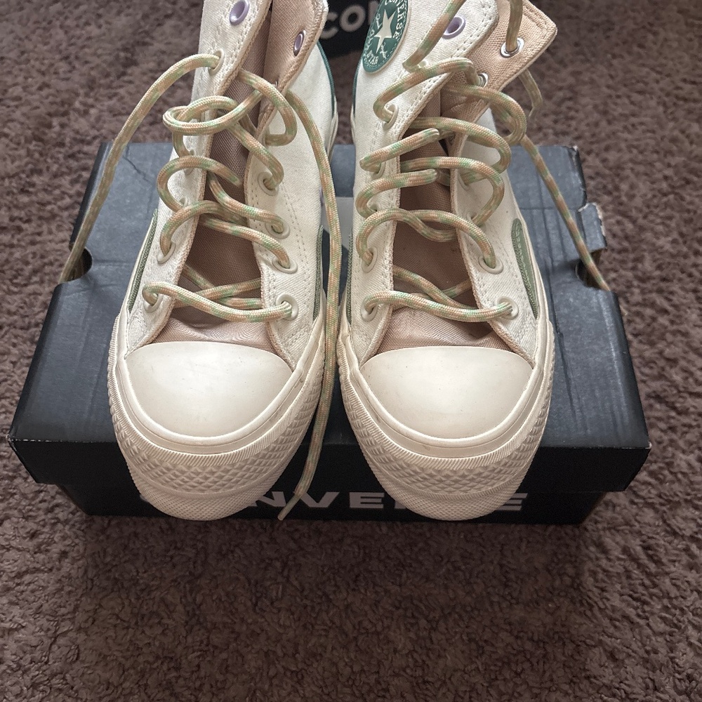 Platform Converse - image 1